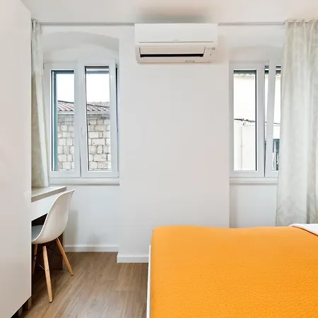 Apartment Dominus, Modernly Decorated In Center